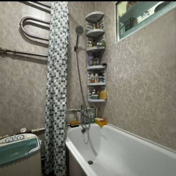 Продается Многокомнатная квартира, 61 м²