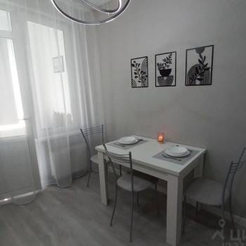 Сдается 1-комнатная квартира, 38 м²