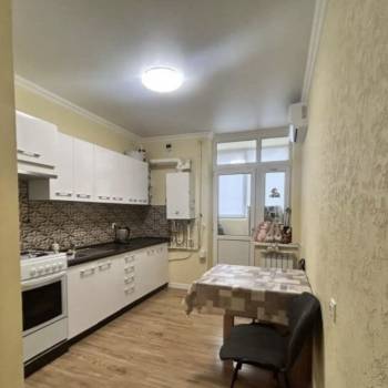 Продается 1-комнатная квартира, 40 м²