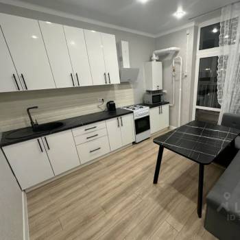 Продается 1-комнатная квартира, 40 м²
