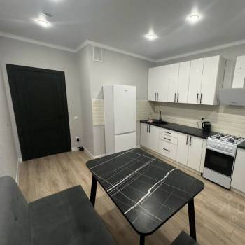 Продается 1-комнатная квартира, 40 м²