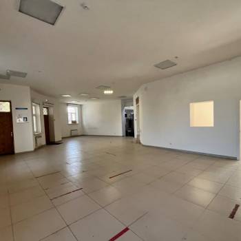 Сдается Нежилое помещение, 254 м²