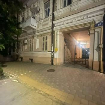 Продается Многокомнатная квартира, 75,9 м²