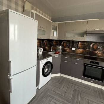 Продается 1-комнатная квартира, 44 м²