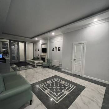 Продается Многокомнатная квартира, 140 м²