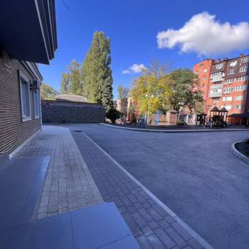 Продается Многокомнатная квартира, 140 м²