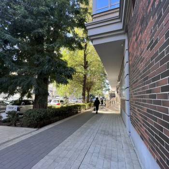 Продается Многокомнатная квартира, 140 м²