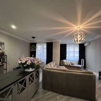 Продается Многокомнатная квартира, 140 м²