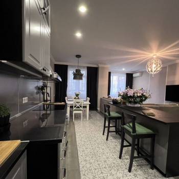 Продается Многокомнатная квартира, 140 м²