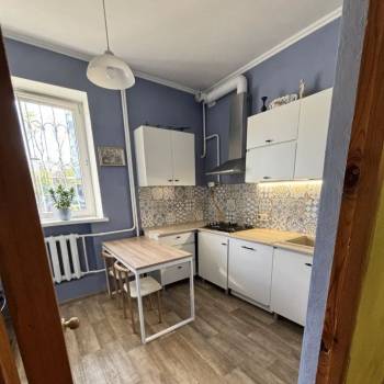Продается Многокомнатная квартира, 100 м²