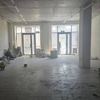 Сдается Нежилое помещение, 215 м²