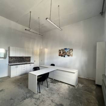 Сдается Нежилое помещение, 700 м²
