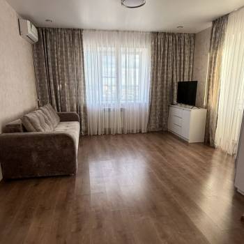 Продается 1-комнатная квартира, 42 м²