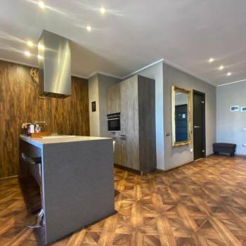 Продается 1-комнатная квартира, 45 м²