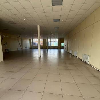 Сдается Нежилое помещение, 400 м²