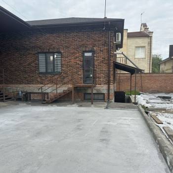 Сдается Нежилое помещение, 140 м²