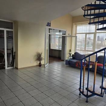 Продается Многокомнатная квартира, 225 м²