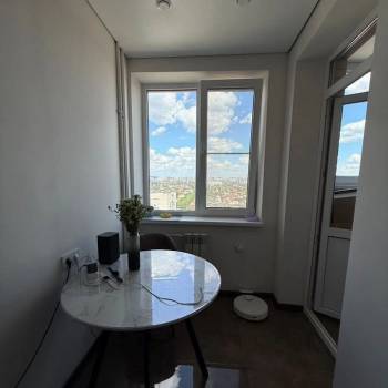 Продается 1-комнатная квартира, 42 м²