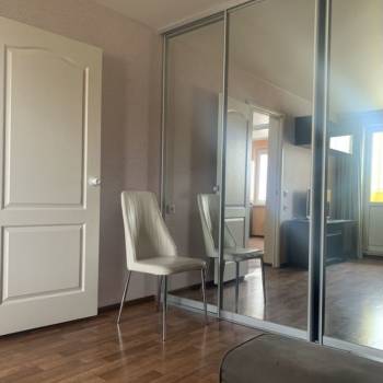 Сдается 1-комнатная квартира, 42 м²