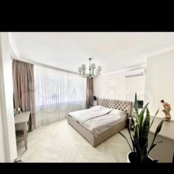 Продается Многокомнатная квартира, 101 м²