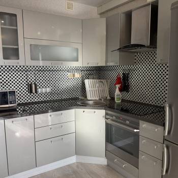 Сдается 1-комнатная квартира, 56 м²