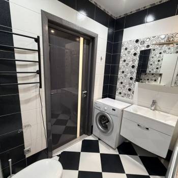 Сдается 1-комнатная квартира, 56 м²