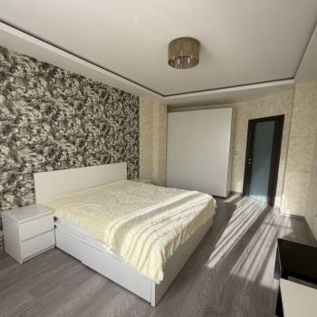 Сдается 1-комнатная квартира, 56 м²