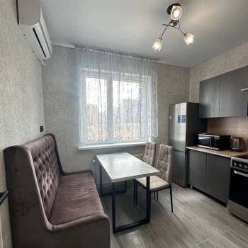 Сдается 1-комнатная квартира, 38 м²