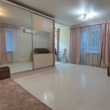 Сдается 1-комнатная квартира, 46 м²