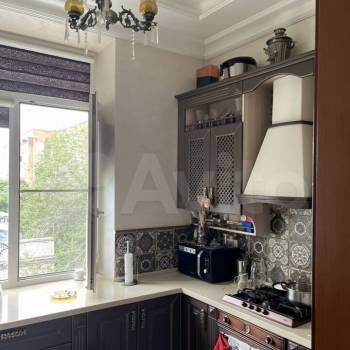 Продается Многокомнатная квартира, 82,6 м²