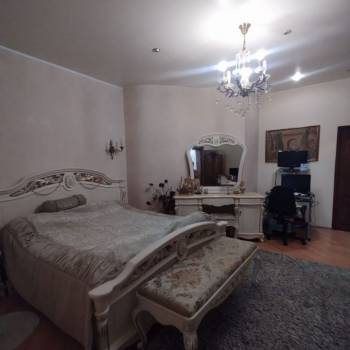 Продается 1-комнатная квартира, 86 м²