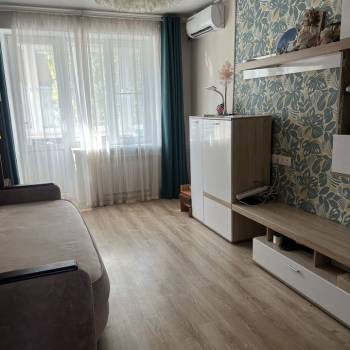 Сдается Многокомнатная квартира, 60 м²