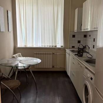 Сдается 1-комнатная квартира, 39 м²