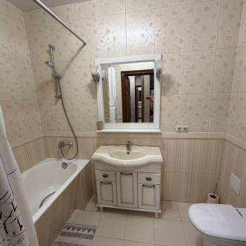 Сдается 2-х комнатная квартира, 75 м²