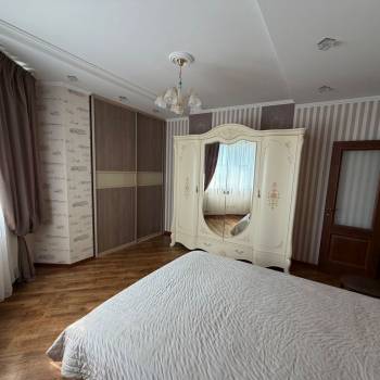 Сдается 2-х комнатная квартира, 75 м²