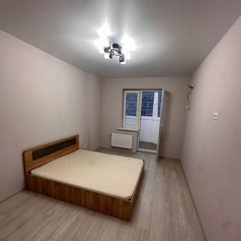 Продается 1-комнатная квартира, 40 м²