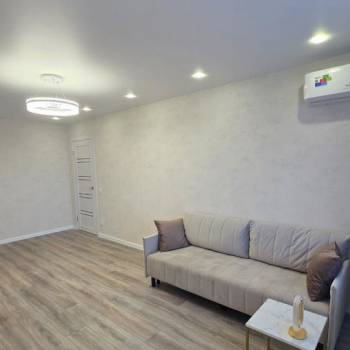 Продается 1-комнатная квартира, 35 м²