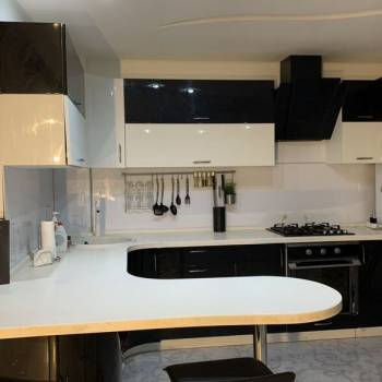Продается Многокомнатная квартира, 102 м²
