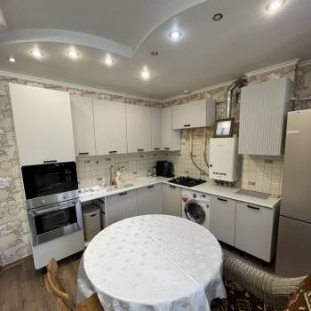 Сдается Многокомнатная квартира, 60 м²