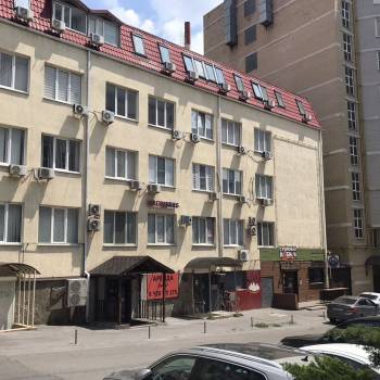 Сдается Нежилое помещение, 240 м²