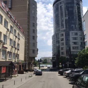 Сдается Нежилое помещение, 240 м²
