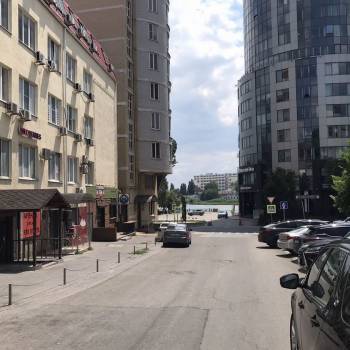 Сдается Нежилое помещение, 240 м²