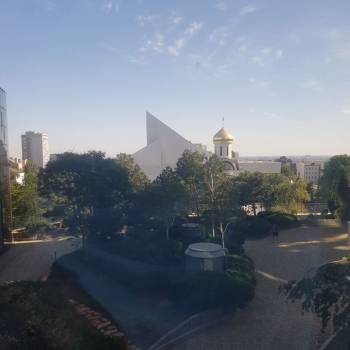 Сдается 2-х комнатная квартира, 105 м²