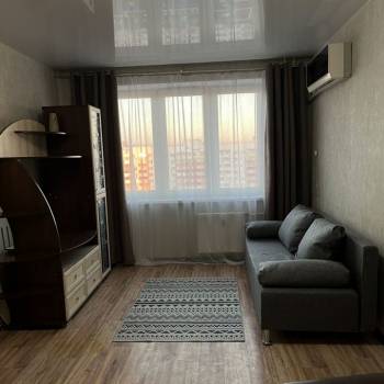 Сдается 1-комнатная квартира, 37 м²