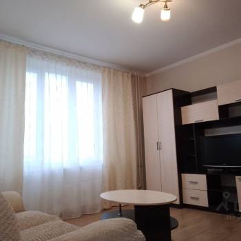 Сдается 1-комнатная квартира, 42 м²