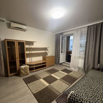 Сдается 1-комнатная квартира, 40 м²