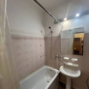 Продается 1-комнатная квартира, 38 м²