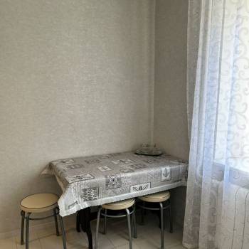 Сдается 1-комнатная квартира, 48 м²
