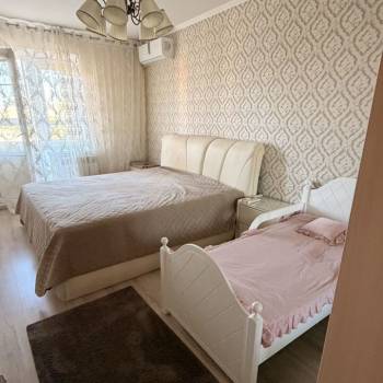 Сдается 2-х комнатная квартира, 72 м²