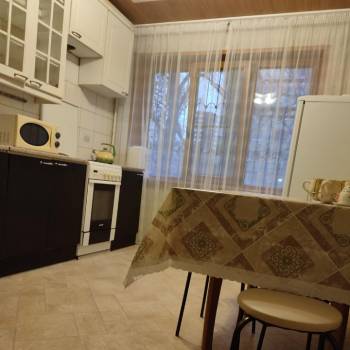 Сдается Многокомнатная квартира, 60 м²